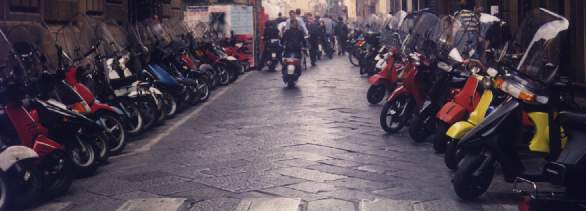 Bilder aus Italien: Vespas, motorini